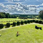 Chateau Des Feugerets 4*
