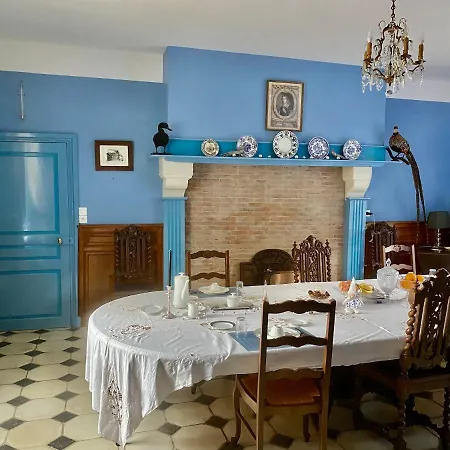Chateau Des Feugerets 4*