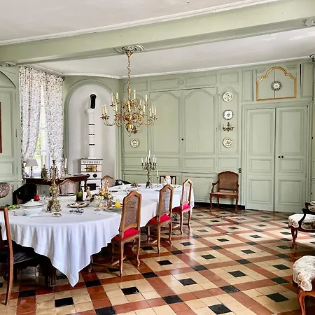 Chateau Des Feugerets 벨렘므