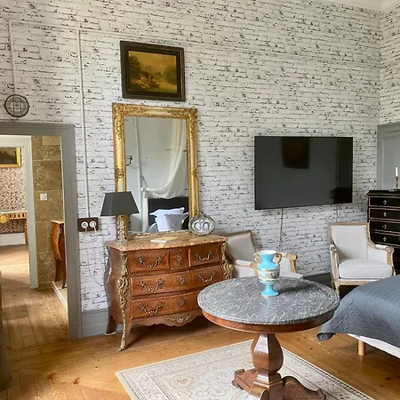 Chateau Des Feugerets Guest house