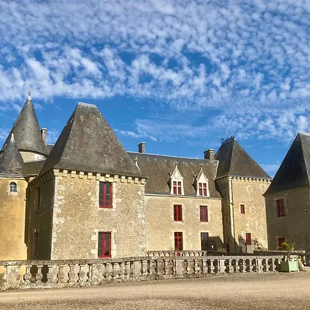 Chateau Des Feugerets 4*