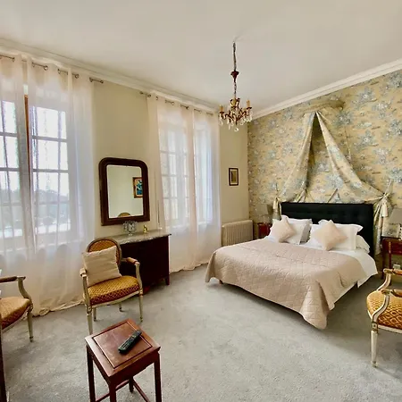 ゲストハウス Chateau Des Feugerets