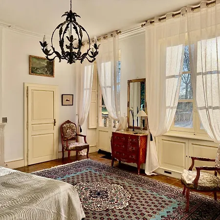 Chateau Des Feugerets 4*