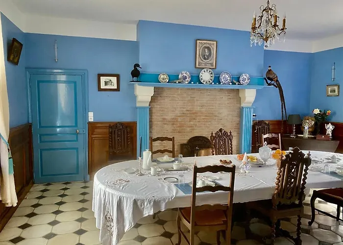 Chateau Des Feugerets 4*