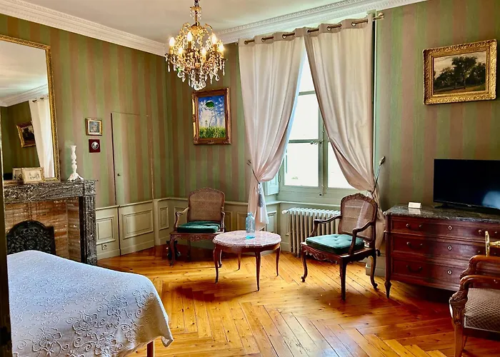 Gæstehus Chateau Des Feugerets 4*