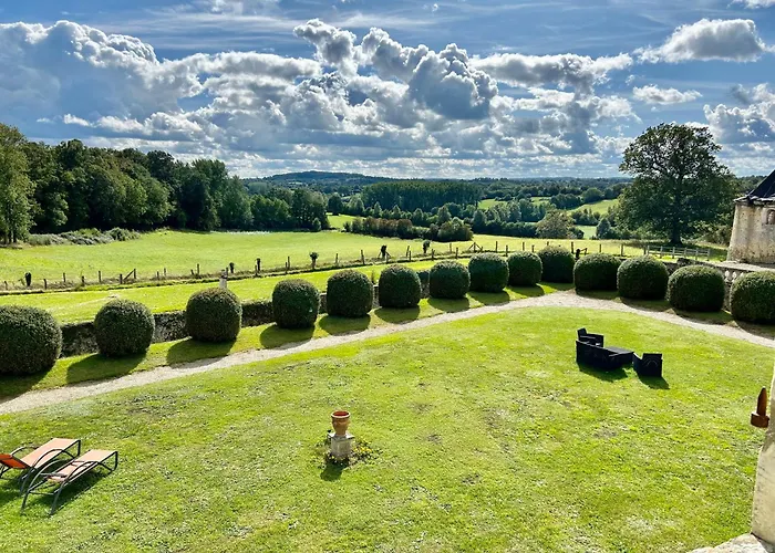 Chateau Des Feugerets 4*